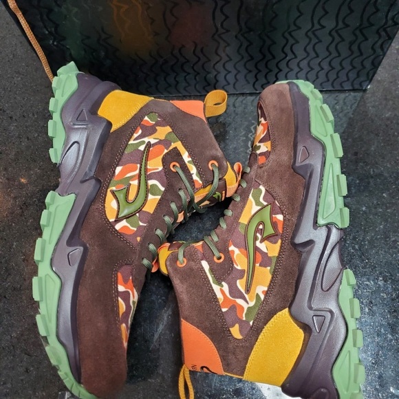 G7 Blac Leaf boots Sz Various